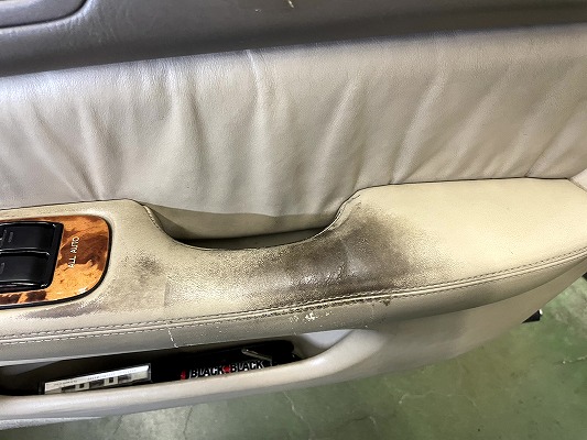 トヨタセルシオ　ドア内貼り施工前